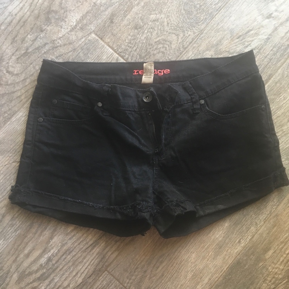 NWOT Refuge Black Shorts